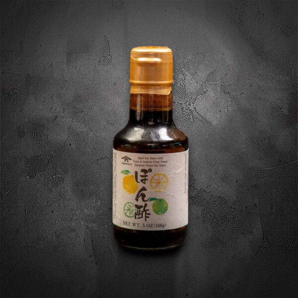 Japanische Ponzu-Sauce von Yamaroku mit Yuzu, Sudachi, Kombu und Bonito